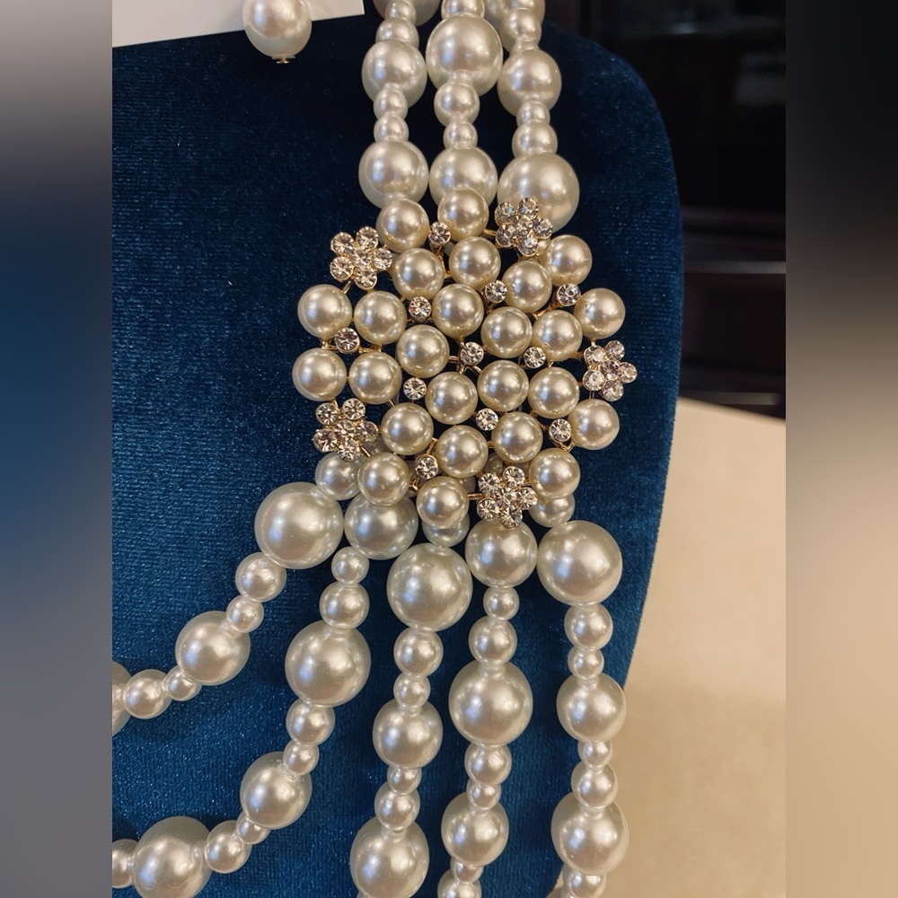 BIJOU Long Multilayered Faux Pearl Flapper Necklace w/Crystal Brooch, NWT - Picture 9 of 17